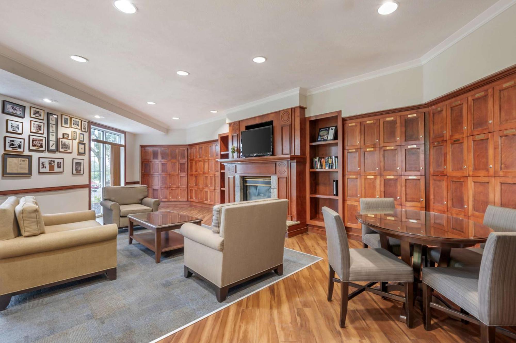 Resort Hilton Vacation Club Varsity Club South Bend, In 3*